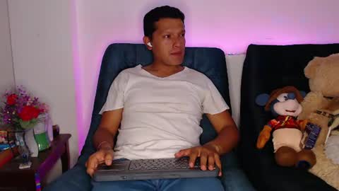 Snapshot of littledicklatin chatting on 07-08-26, 03:00 Manu online show from 07-08-26, 03:00