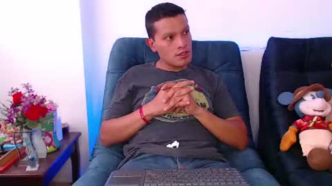 Snapshot of littledicklatin chatting on 07-26-26, 10:27 Manu online show from 07-26-26, 10:27