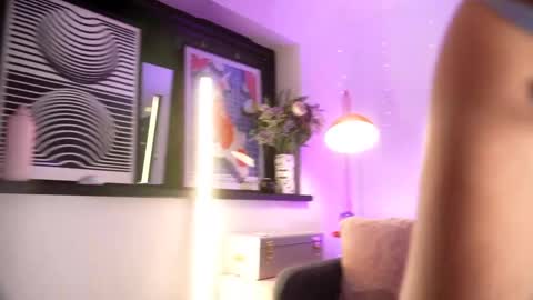 Snapshot of littlee33 chatting on 05-29-26, 08:40 Emily Hill online show from 05-29-26, 08:40