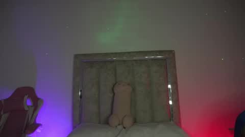 littlee_emma_ online show from 05-27-26, 12:18