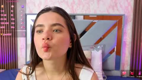 Snapshot of littleesara18 chatting on 04-30-26, 11:16 Sara online show from 04-30-26, 11:16
