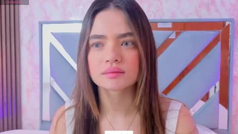 Snapshot of littleesara18 chatting on 05-14-26, 11:17 Sara online show from 05-14-26, 11:17