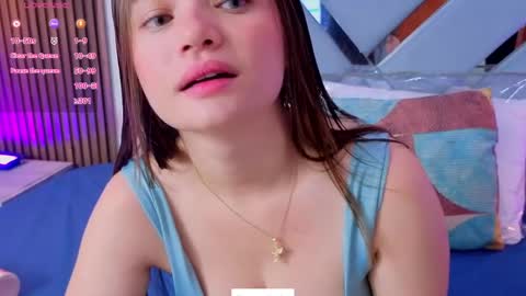 Snapshot of littleesara18 chatting on 05-15-26, 11:06 Sara online show from 05-15-26, 11:06