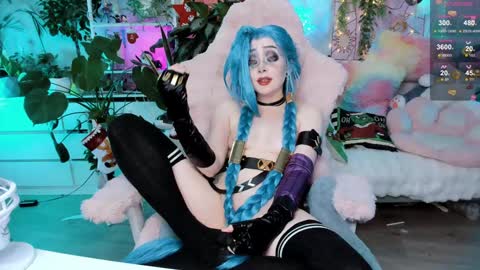 Riza Riri Puff  online show from 01-07-25, 09:14