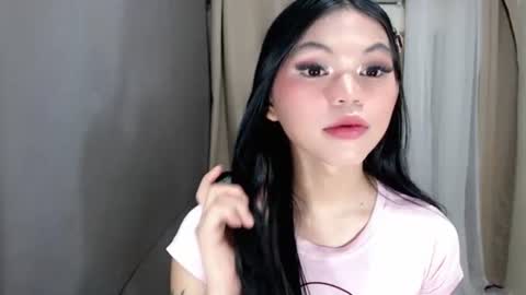 Snapshot of littlelace_ chatting on 06-12-26, 12:09 littlelace_ online show from 06-12-26, 12:09