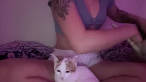 littlelovesbig online show from 10-09-25, 05:44