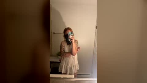 Snapshot of littlelovesbig chatting on 07-12-26, 11:51 littlelovesbig online show from 07-12-26, 11:51