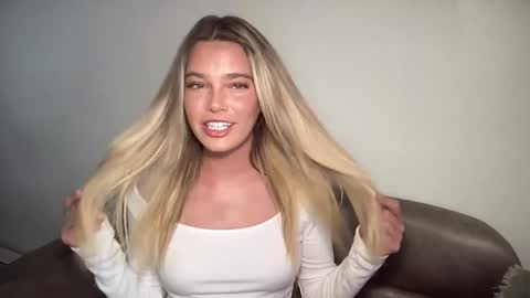 Marciabrady online show from 12-19-24, 08:13