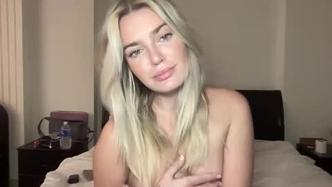 Marciabrady online show from 11-11-25, 02:33