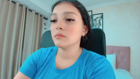 Snapshot of littlemolly_pregnant chatting on 07-07-26, 11:42 Sarahs Room online show from 07-07-26, 11:42