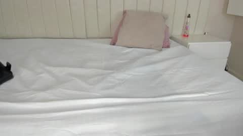 im olivia IG littleolivia01 online show from 02-03-25, 01:19