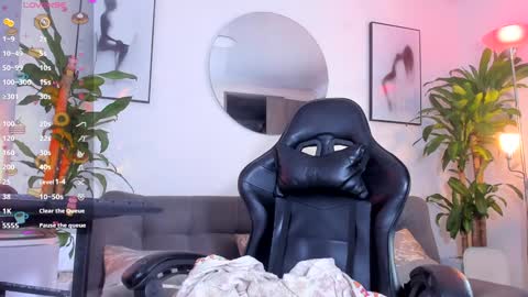 Snapshot of littlesexyrubi chatting on 01-03-25, 01:47 LITTLE SEXY RUBY online show from 01-03-25, 01:47