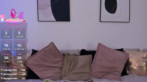 Snapshot of littlesoffi_gh chatting on 03-10-25, 02:37    online show from 03-10-25, 02:37