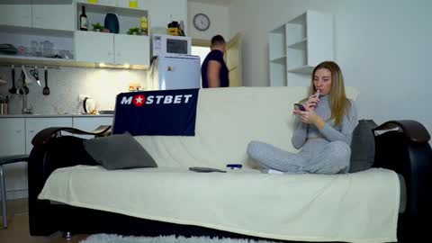 Snapshot of littlesweettifany chatting on 12-11-24, 03:47 Little Tifany online show from 12-11-24, 03:47