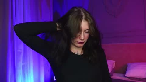 Snapshot of liv_fay chatting on 11-13-25, 02:05 Liv 3 online show from 11-13-25, 02:05