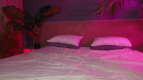 Snapshot of liv_fay chatting on 12-04-25, 02:04 Liv 3 online show from 12-04-25, 02:04