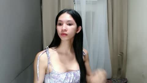 Snapshot of liviacum_ chatting on 03-22-26, 01:58 Lvia online show from 03-22-26, 01:58