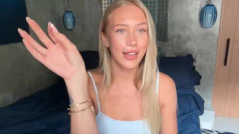 Snapshot of livslifee chatting on 02-03-26, 03:15 olivia online show from 02-03-26, 03:15