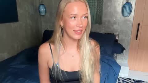 Snapshot of livslifee chatting on 02-09-26, 03:10 olivia online show from 02-09-26, 03:10