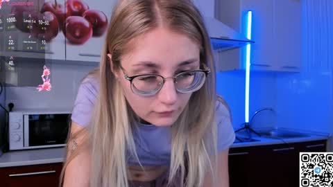 Snapshot of livyybosom chatting on 12-10-24, 06:06 My name is Livy Nice to meet you Thumbs up please its important online show from 12-10-24, 06:06