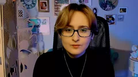 LixeLuna online show from 05-08-26, 07:25