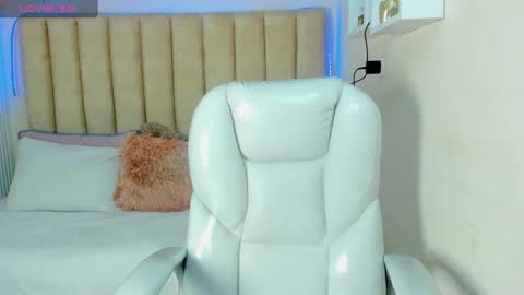 Snapshot of liz_bohemia chatting on 02-25-25, 10:39 LIZ online show from 02-25-25, 10:39