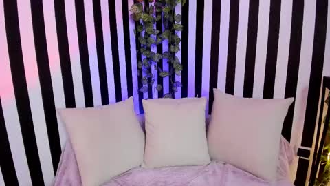 Liz  online show from 09-29-25, 12:10