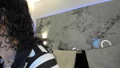 Liz  online show from 12-01-25, 10:53