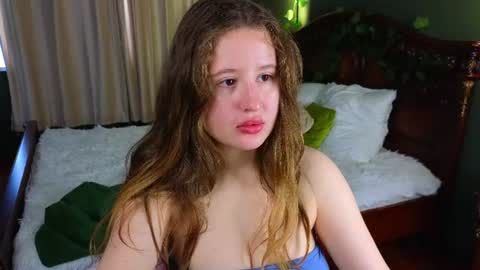 Snapshot of liza_mur chatting on 06-25-26, 11:37 your love online show from 06-25-26, 11:37