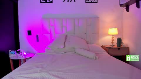 Snapshot of lizamaranth1 chatting on 10-12-25, 01:21 liz online show from 10-12-25, 01:21