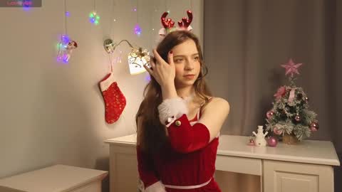 Snapshot of lizbethbiers chatting on 12-27-24, 03:42 Hello there im Amelia Im new here Lets have fun online show from 12-27-24, 03:42