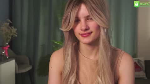 Snapshot of lizbethcoll chatting on 02-05-25, 04:14 Sunnheart online show from 02-05-25, 04:14