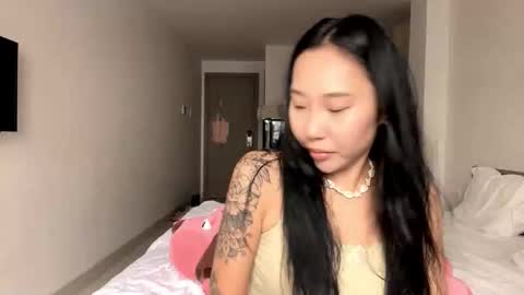 Lizz online show from 10-20-25, 06:03