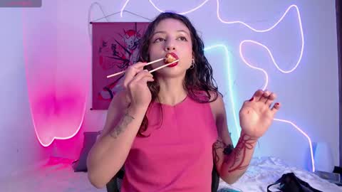 Lizza Scott online show from 12-18-24, 02:10