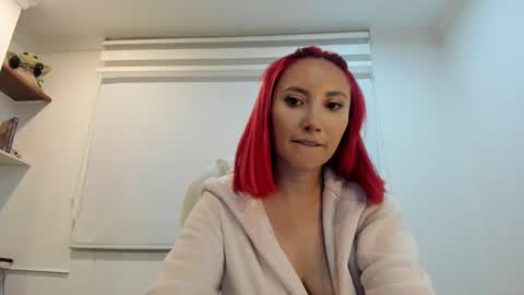 Snapshot of lizzdoux chatting on 10-11-25, 12:43 lizzdoux online show from 10-11-25, 12:43