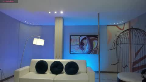 Lizzi  online show from 10-28-25, 08:55