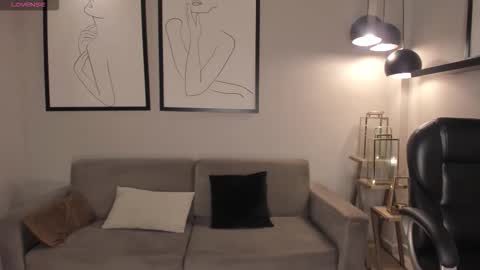 Snapshot of lizzhamilton_ chatting on 02-19-26, 08:16 Lizzi online show from 02-19-26, 08:16