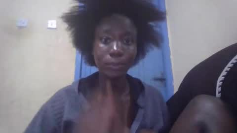 lizzie2020 online show from 05-19-26, 06:58