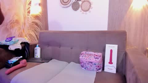 lizzie_williamss online show from 11-30-25, 03:21