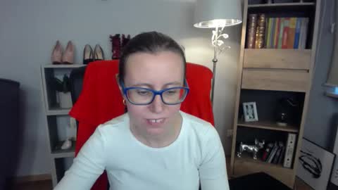 Lizzy online show from 10-30-25, 06:26