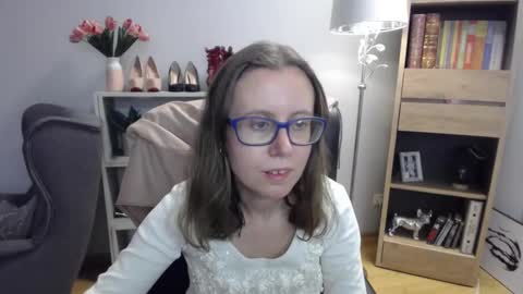 Lizzy online show from 11-19-25, 05:40