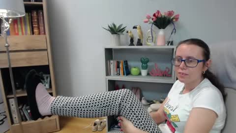 Lizzy online show from 05-26-26, 04:52