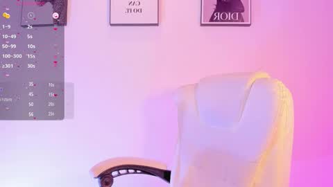 lizzyponcee online show from 12-18-25, 10:21