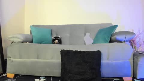 Snapshot of lizzyroses chatting on 10-13-25, 01:00 Elizabeth but call me Lizz online show from 10-13-25, 01:00