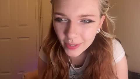 Snapshot of lizzyylovesick chatting on 09-09-25, 07:13 lizzybunny online show from 09-09-25, 07:13
