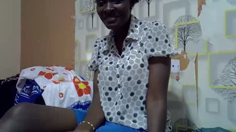 Snapshot of llyfre chatting on 11-03-25, 08:04 valentine online show from 11-03-25, 08:04