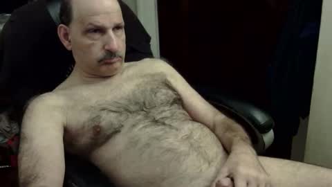 loades182025 online show from 12-21-25, 08:32