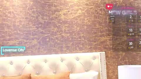 Snapshot of loana_vegas chatting on 06-15-26, 04:09 LOANA online show from 06-15-26, 04:09