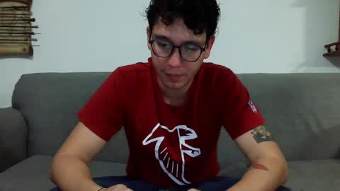 Snapshot of lobomx19 chatting on 02-18-25, 01:43 Lobo online show from 02-18-25, 01:43