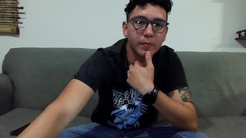 Snapshot of lobomx19 chatting on 03-06-25, 01:16 Lobo online show from 03-06-25, 01:16